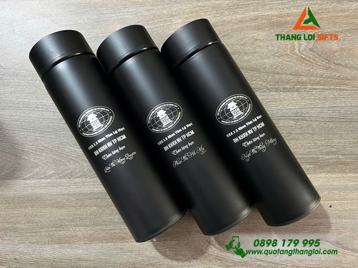 Bình Giữ Nhiệt Inox Màu Đen - Khắc Logo Trường Đại Học KHXH&NV TP.HCM