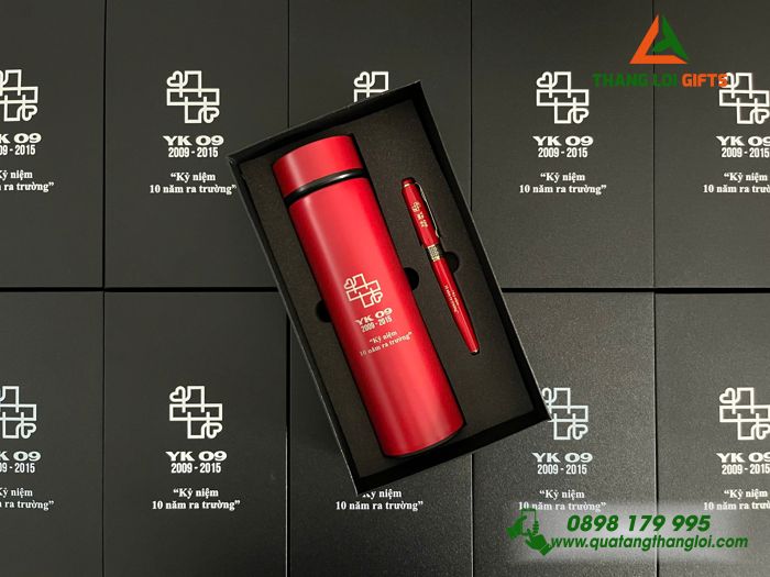 Set Quà Tặng (Bình Giữ Nhiệt & Bút Ký) Màu Đỏ - In Khắc Logo Kỷ Niệm 10 Năm Ra Trường