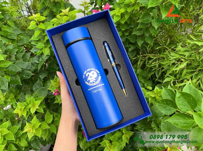 Set Quà Tặng (Bình Giữ Nhiệt & Bút Ký) Màu Xanh - In Khắc Logo Trường THPT DTNT Kon Rẫy