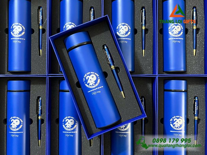 Set Quà Tặng (Bình Giữ Nhiệt & Bút Ký) Màu Xanh - In Khắc Logo Trường THPT DTNT Kon Rẫy