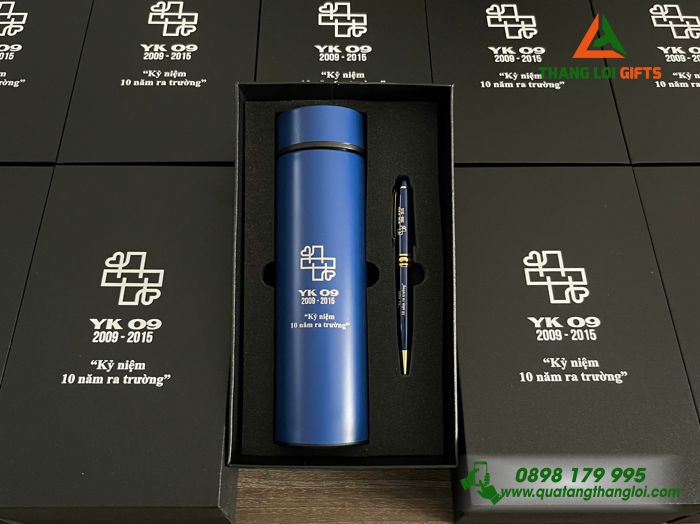 Set Quà Tặng (Bình Giữ Nhiệt & Bút Ký) Màu Xanh - In Khắc Logo Kỷ Niệm 10 Năm Ra Trường