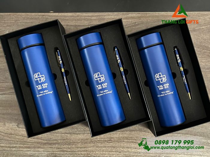 Set Quà Tặng (Bình Giữ Nhiệt & Bút Ký) Màu Xanh - In Khắc Logo Kỷ Niệm 10 Năm Ra Trường