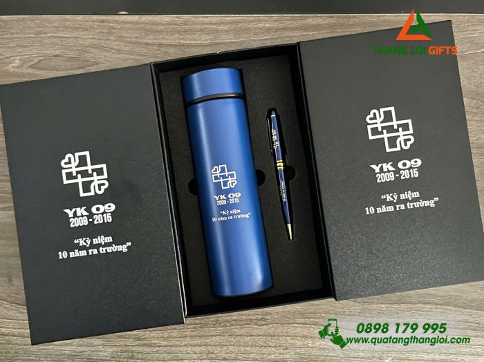 Set Quà Tặng (Bình Giữ Nhiệt & Bút Ký) Màu Xanh - In Khắc Logo Kỷ Niệm 10 Năm Ra Trường