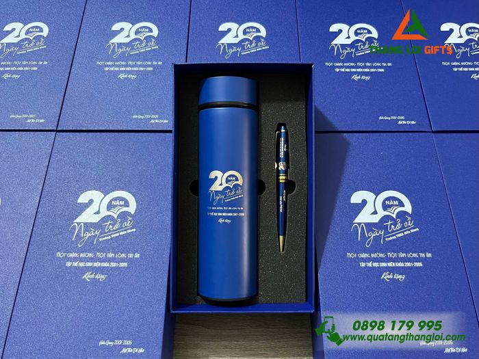 Set Quà Tặng (Bình Giữ Nhiệt & Bút Ký) Màu Xanh - In Khắc Logo Kỷ Niệm 20 Năm Trường THCS Hieu Giang