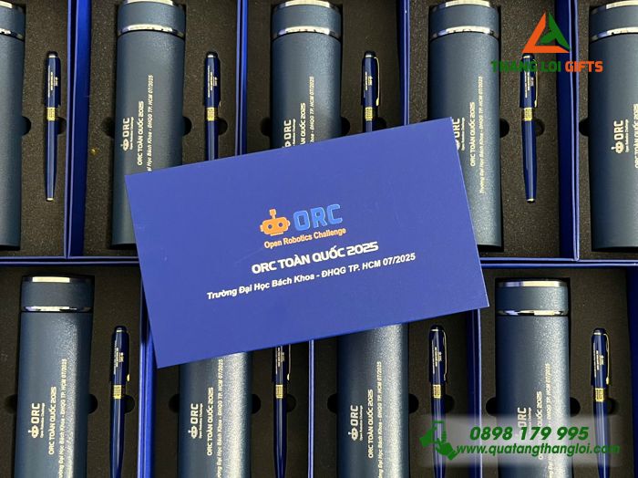 Combo Quà Tặng (Bình Giữ Nhiệt & Bút Ký) Màu Xanh - In Khắc Logo ORC Trường Đại Học Bách Khoa