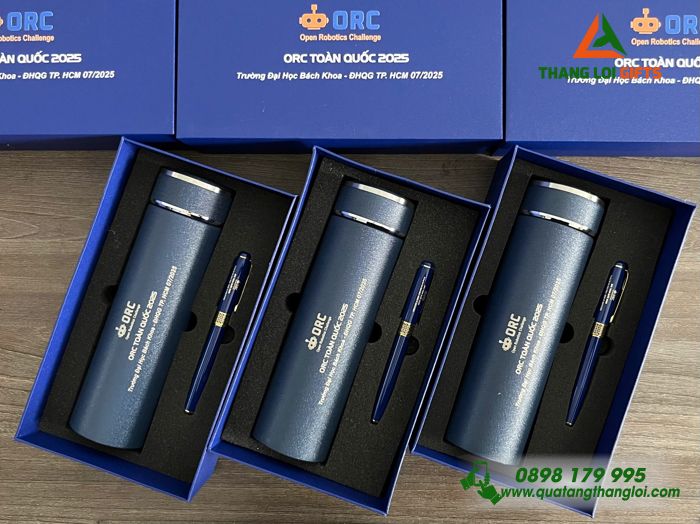 Combo Quà Tặng (Bình Giữ Nhiệt & Bút Ký) Màu Xanh - In Khắc Logo ORC Trường Đại Học Bách Khoa