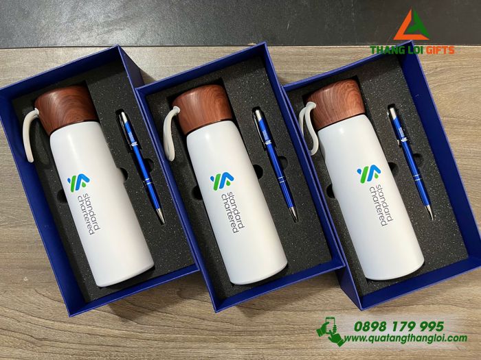 Bộ Quà Tặng (Bình Giữ Nhiệt & Bút Bi) - In Khắc Logo Doanh Nghiệp Standard Chartered