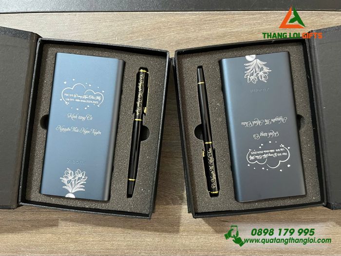 Bộ Quà Tặng (Pin Sạc Dự Phòng Xiaomi & Bút Ký) - In Khắc Tên Làm Quà Tặng Thầy Cô