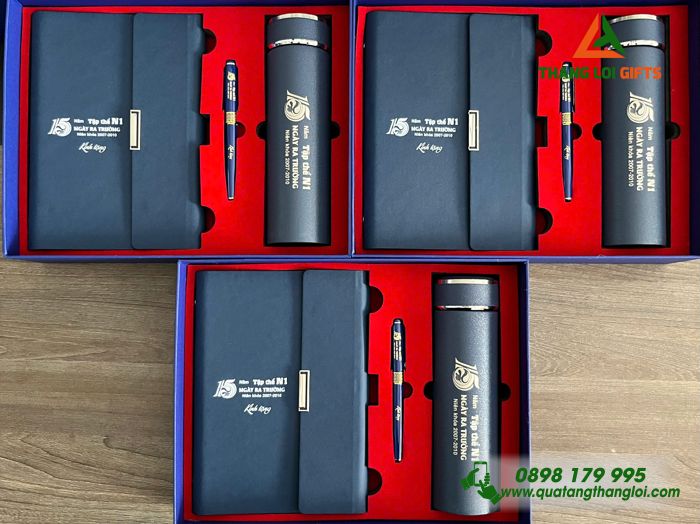 GIFTSET - Bộ Quà Tặng (Sổ+ Bình+ Bút) Màu Xanh - In Khắc Logo Kỷ Niệm 15 Năm Ngày Ra Trường