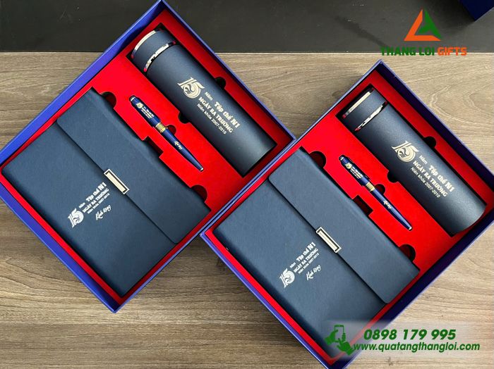 GIFTSET - Bộ Quà Tặng (Sổ+ Bình+ Bút) Màu Xanh - In Khắc Logo Kỷ Niệm 15 Năm Ngày Ra Trường
