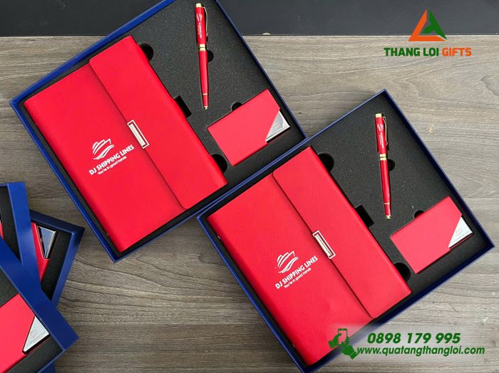 Bộ Quà Tặng (Sổ+ Hộp Namecard+ Bút) Màu Đỏ - In Khắc Logo Doanh Nghiệp DJ SHIPPING LINES