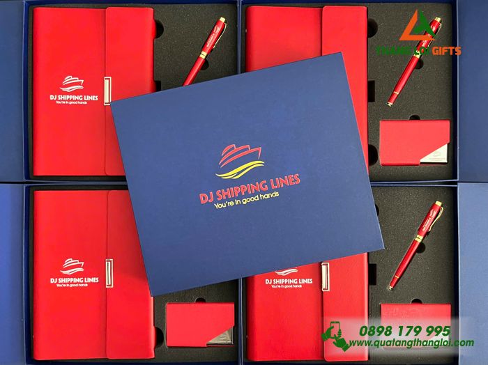 Bộ Quà Tặng (Sổ+ Hộp Namecard+ Bút) Màu Đỏ - In Khắc Logo Doanh Nghiệp DJ SHIPPING LINES