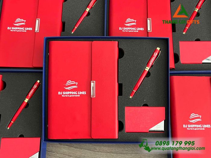 Bộ Quà Tặng (Sổ+ Hộp Namecard+ Bút) Màu Đỏ - In Khắc Logo Doanh Nghiệp DJ SHIPPING LINES