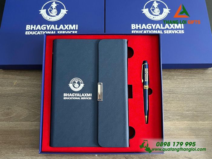Set Quà Tặng (Sổ Tay Bìa Còng & Bút Ký) Màu Xanh - In Khắc Logo BHAGYALAXMI