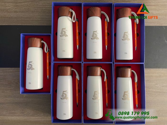 Bộ Quà Tặng (Bình Giữ Nhiệt & Bút Bi) - In Khắc Logo Kỷ Niệm 5 Năm HCDC Trung Tâm Kiểm Soát Bệnh Tật Thành Phố