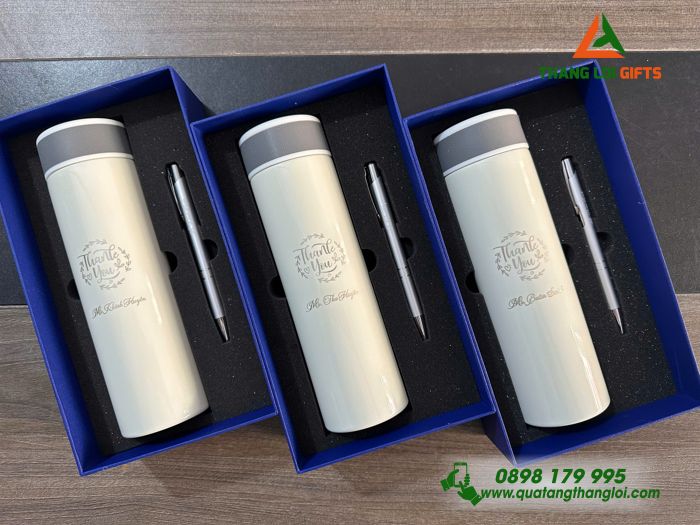 Combo Quà Tặng (Bình Giữ Nhiệt & Bút Bi) Màu Trắng - In Khắc Tên Trường Đại Học Hà Tĩnh