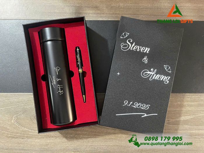 Set Quà Tặng (Bình Giữ Nhiệt & Bút Ký) Màu Đen - Khắc Tên Làm Quà Đám Cưới