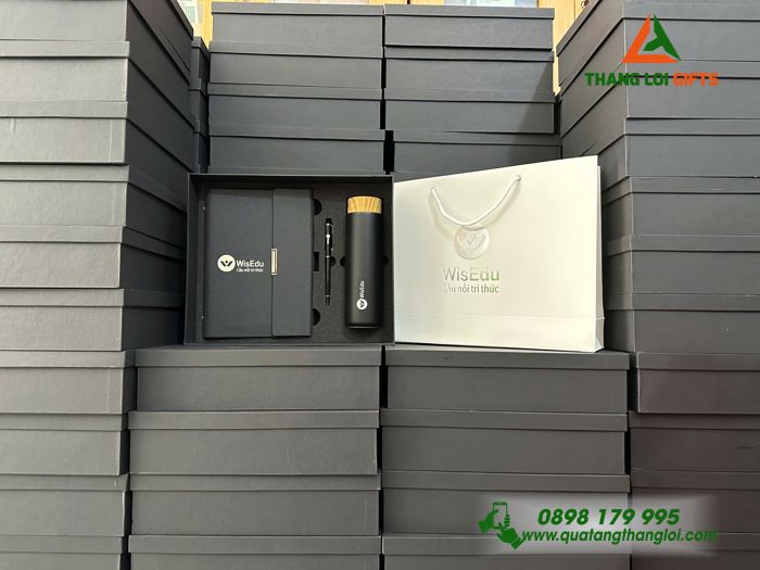 Bộ Quà Tặng (Sổ+ Bình Lock&Lock+ Bút) Màu Đen - In Khắc Logo Doanh Nghiệp WISEDU