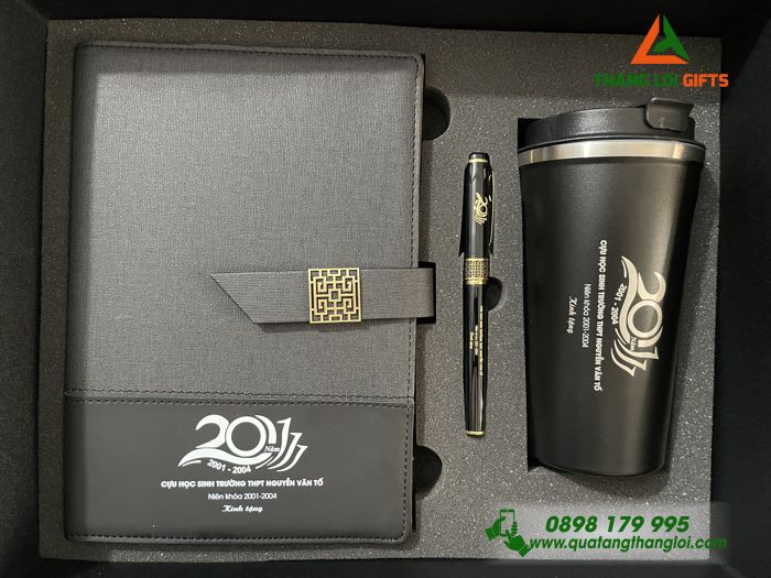 Bộ Quà Tặng (Sổ+ Ly+ Bút) Màu Đen - In Khắc Logo Kỷ Niệm 20 Năm Trường THPT Nguyễn Văn Tố