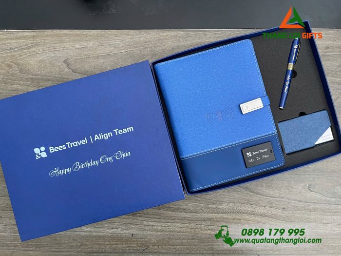 Combo Quà Tặng (Sổ Đa Năng+ Hộp Namecard+ Bút) Màu Xanh - In Khắc Logo Doanh Nghiệp Bees Travel