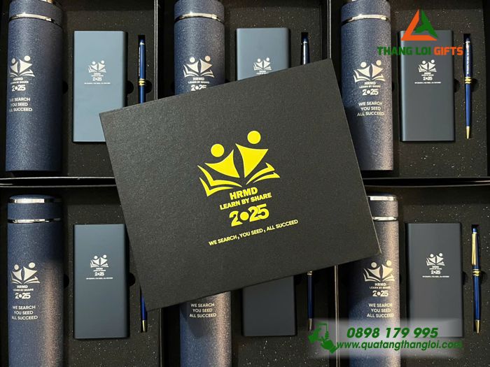 Combo Quà Tặng (Bình+ Pin+ Bút) Màu Xanh - In Khắc Logo HRMD Làm Quà Tặng Nhân Viên
