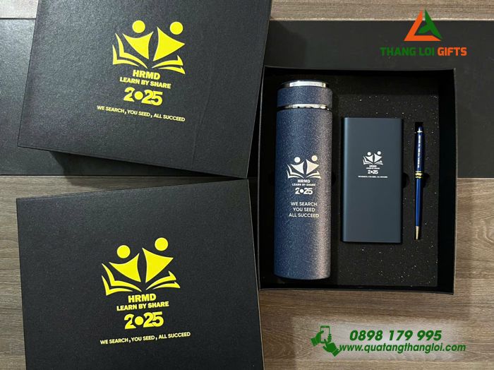 Combo Quà Tặng (Bình+ Pin+ Bút) Màu Xanh - In Khắc Logo HRMD Làm Quà Tặng Nhân Viên