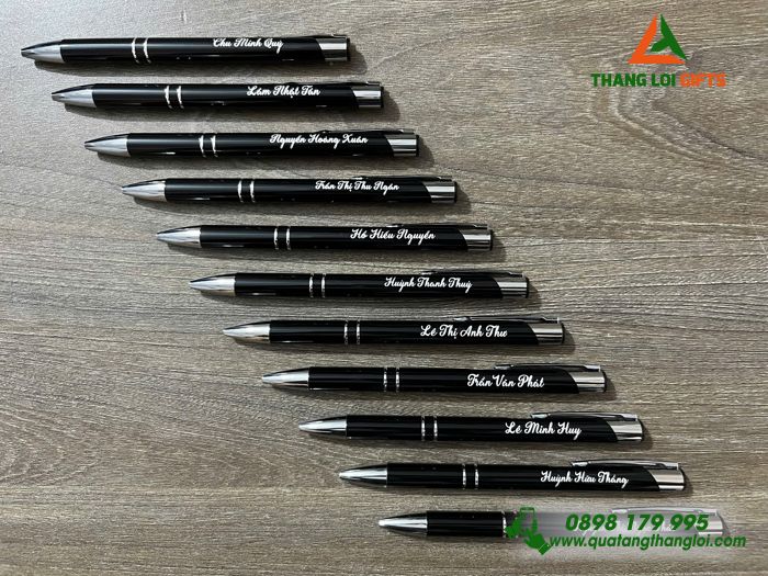Bút Bi Kim Loại Bấm Màu Đen - Khắc Tên Làm Quà Tặng