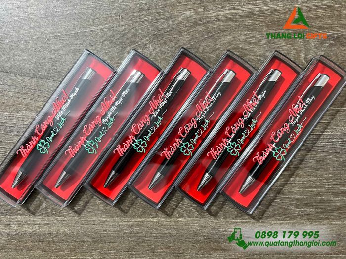 Bút Bi Kim Loại Bấm Màu Đen - Khắc Tên Làm Quà Tặng