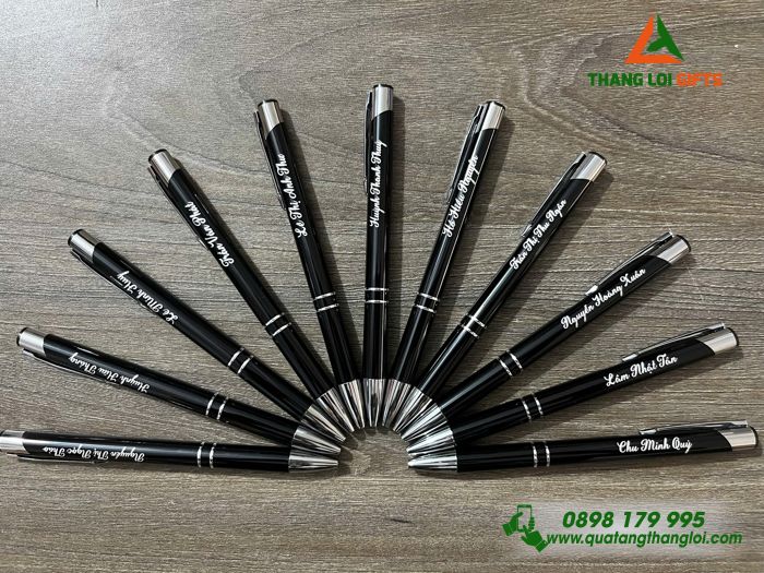 Bút Bi Kim Loại Bấm Màu Đen - Khắc Tên Làm Quà Tặng