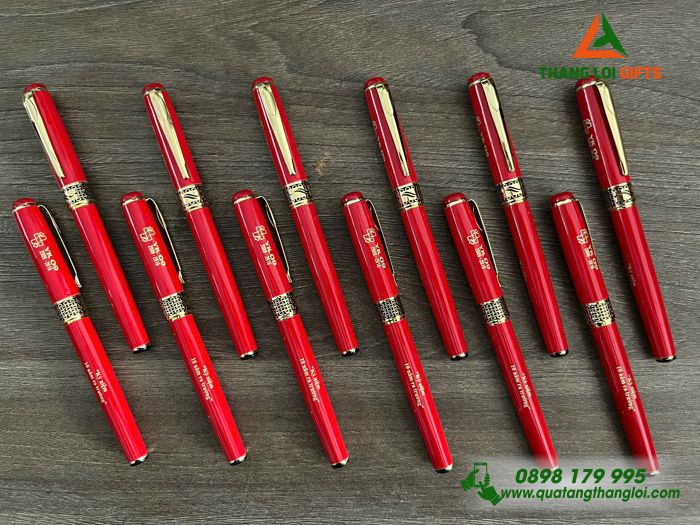 Bút Ký Kim Loại Khoen Tổ Ong - Khắc Logo Kỷ Niệm 10 Năm Ra Trường