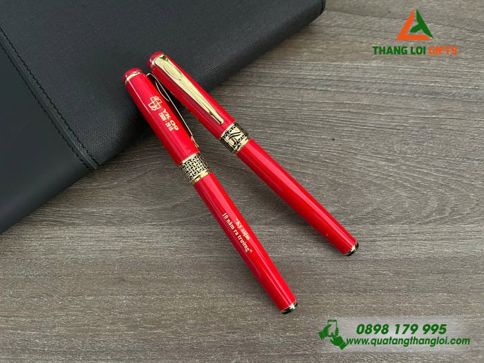 Bút Ký Kim Loại Khoen Tổ Ong - Khắc Logo Kỷ Niệm 10 Năm Ra Trường