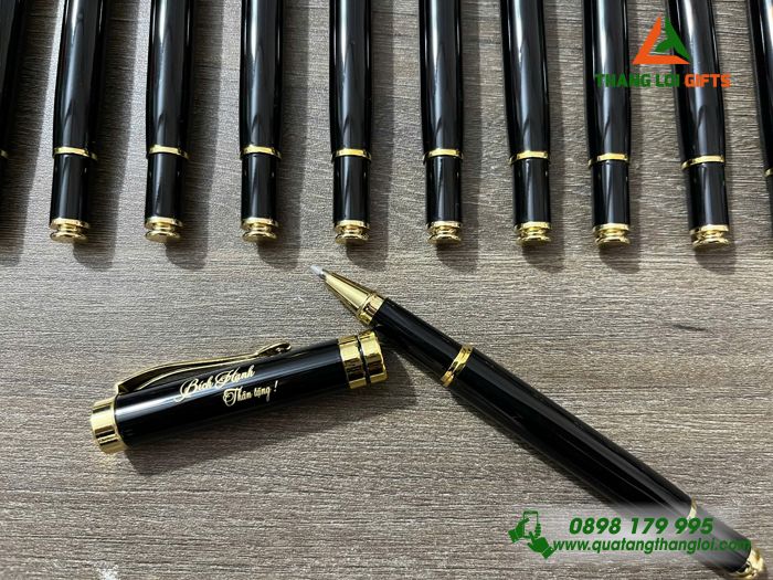 Bút Ký Kim Loại Màu Đen Khoen Vàng - Khắc Tên Làm Quà Tặng