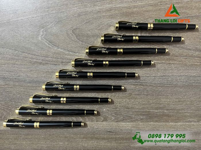 Bút Ký Kim Loại Màu Đen Khoen Vàng - Khắc Tên Làm Quà Tặng