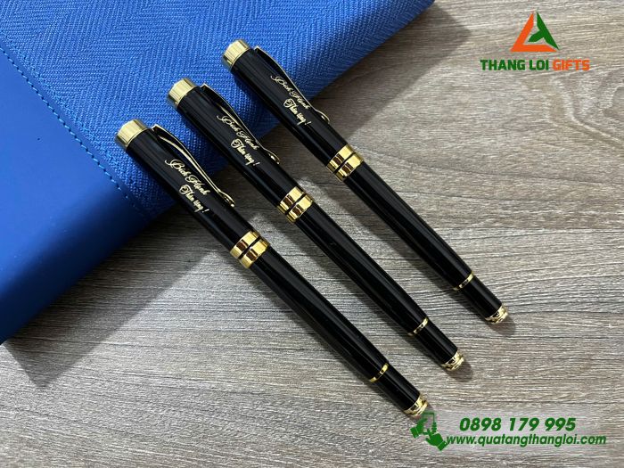 Bút Ký Kim Loại Màu Đen Khoen Vàng - Khắc Tên Làm Quà Tặng