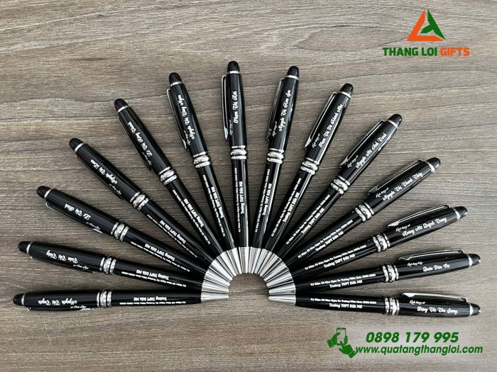 Bút Ký Kim Loại Xoay Màu Đen Khoen Bạc - Khắc Kỷ Niệm 20 Năm Trường THPT Đắk Mil