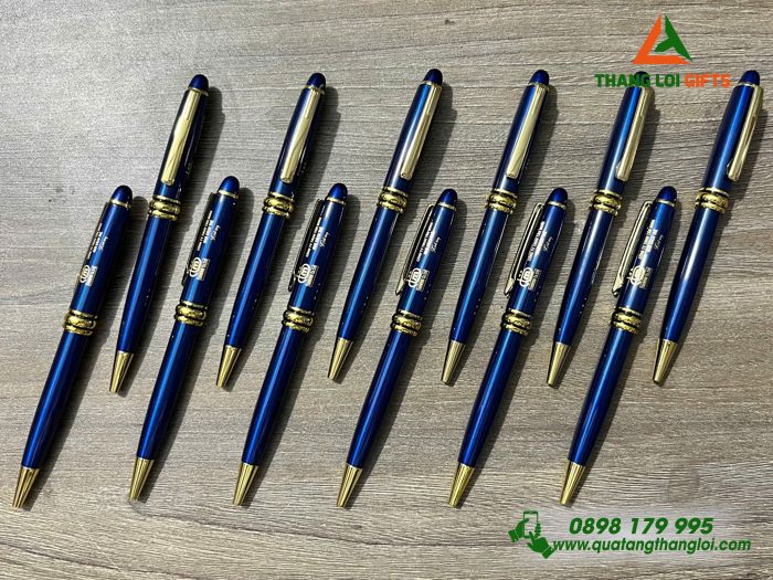 Bút Ký Kim Loại Xoay Màu Xanh Khoen Vàng - Khắc Logo Doanh Nghiệp Tân Minh