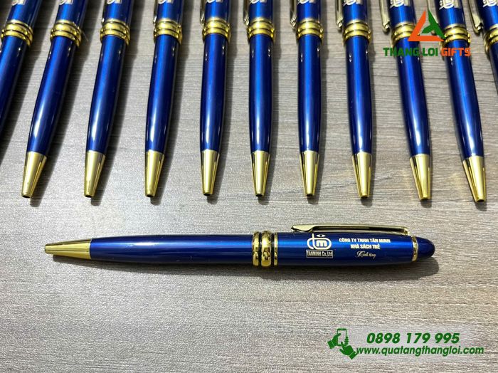 Bút Ký Kim Loại Xoay Màu Xanh Khoen Vàng - Khắc Logo Doanh Nghiệp Tân Minh