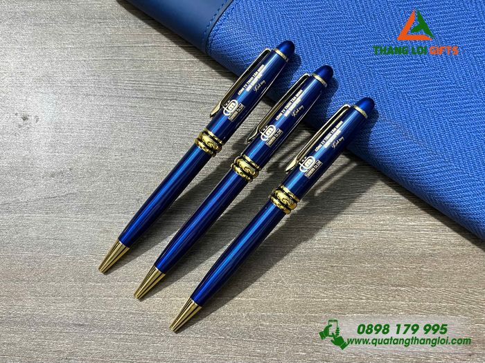 Bút Ký Kim Loại Xoay Màu Xanh Khoen Vàng - Khắc Logo Doanh Nghiệp Tân Minh