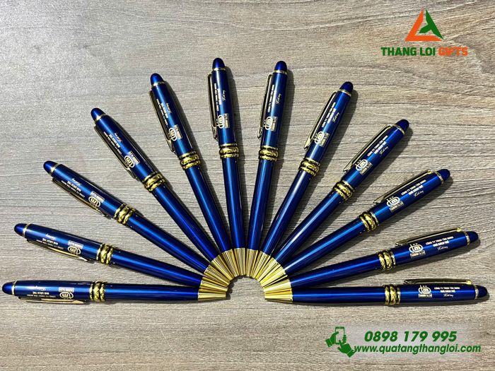 Bút Ký Kim Loại Xoay Màu Xanh Khoen Vàng - Khắc Logo Doanh Nghiệp Tân Minh