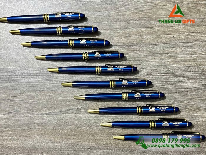 Bút Ký Kim Loại Xoay Màu Xanh Khoen Vàng - Khắc Logo Doanh Nghiệp Tân Minh