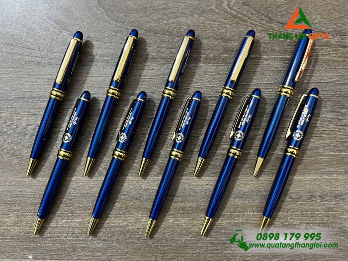 Bút Ký Kim Loại Xoay Màu Xanh Khoen Vàng - Khắc Logo Hội Chữ Thập Đỏ Việt Nam