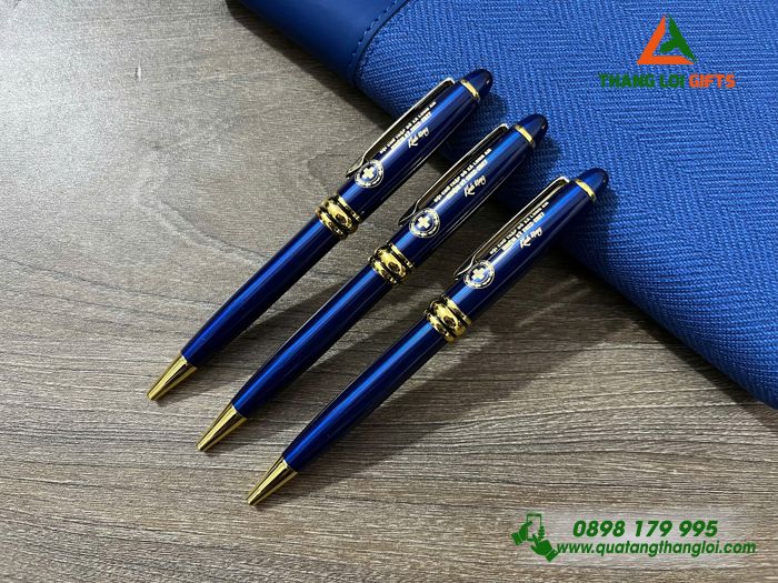 Bút Ký Kim Loại Xoay Màu Xanh Khoen Vàng - Khắc Logo Hội Chữ Thập Đỏ Việt Nam