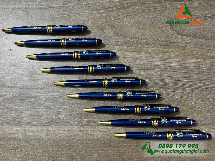 Bút Ký Kim Loại Xoay Màu Xanh Khoen Vàng - Khắc Logo 20 Năm Trường THCS Hiếu Giang