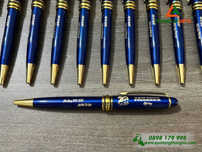 Bút Ký Kim Loại Xoay Màu Xanh Khoen Vàng - Khắc Logo 20 Năm Trường THCS Hiếu Giang