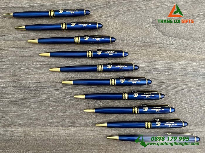 Bút Ký Kim Loại Xoay Màu Xanh Khoen Vàng - Khắc Logo Tập Thể Sinh Viên 21CMT