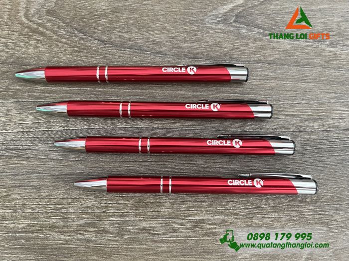 Bút Bi Kim Loại Bấm Màu Đỏ - Khắc Logo Cửa Hàng Tiện Lợi CIRCLE K