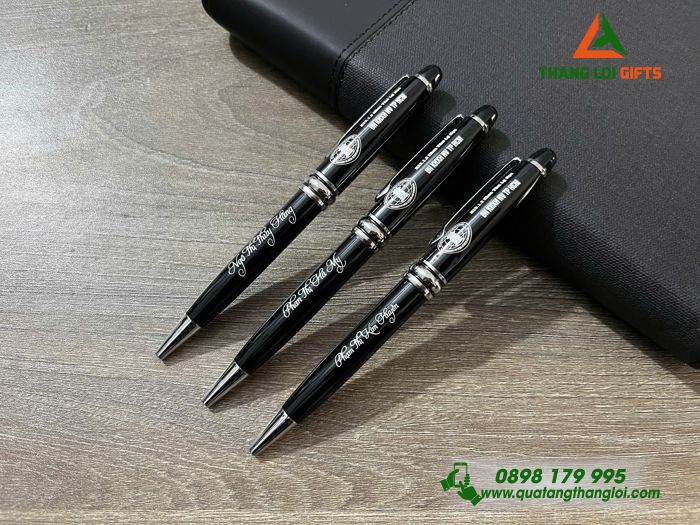 Bút Ký Kim Loại Xoay Màu Đen Khoen Bạc - Khắc Logo Trường ĐH KHXH&NV TP.HCM