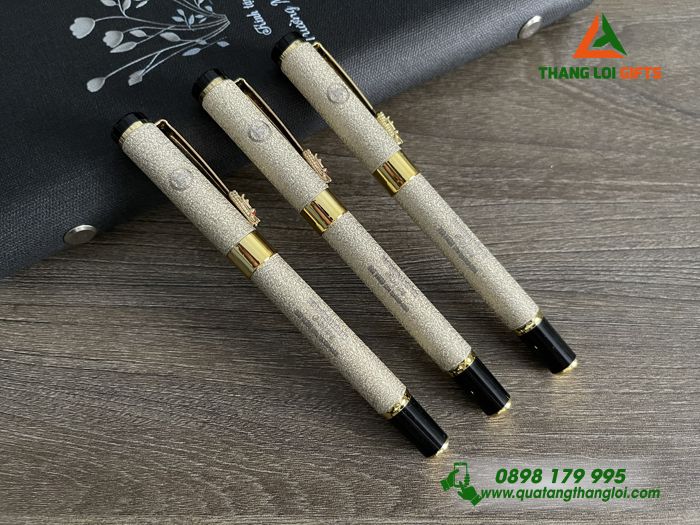 Bút Ký Kim Loại Khoen Cài Hình Đầu Rồng - Khắc Logo Trường Tiểu Học Lê Văn Tám