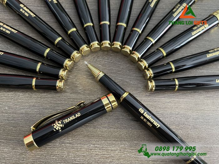 Bút Ký Kim Loại Màu Đen Khoen Vàng - Khắc Tên Doanh Nghiệp TRANS.AD