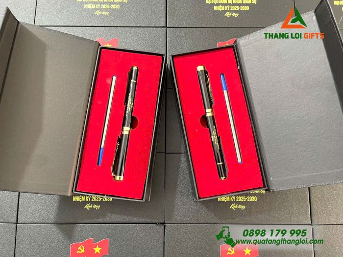 Bút Ký Kim Loại Màu Đen Khoen Vàng - Khắc Tên Đại Hội Đảng Bộ Khoa Quân Sự
